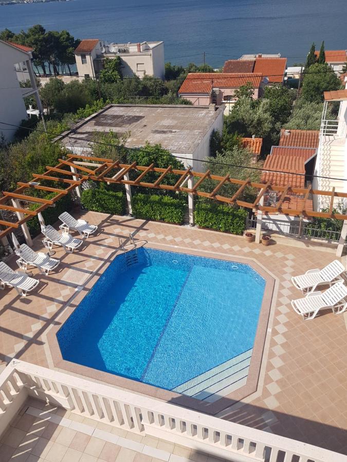 Apartment Lea Слатине Екстериор снимка